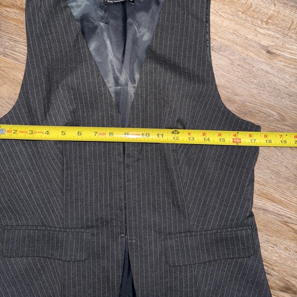 Emerson Lang • Pinstriped Tuxedo Style Vest - Picture 5 of 9